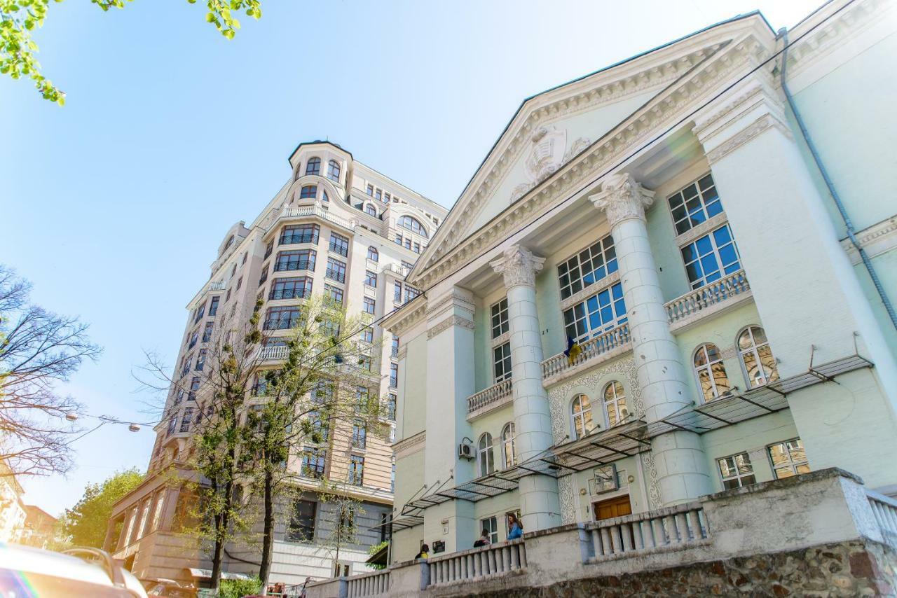 Globus Lipki Hostel Kyiv Exterior photo