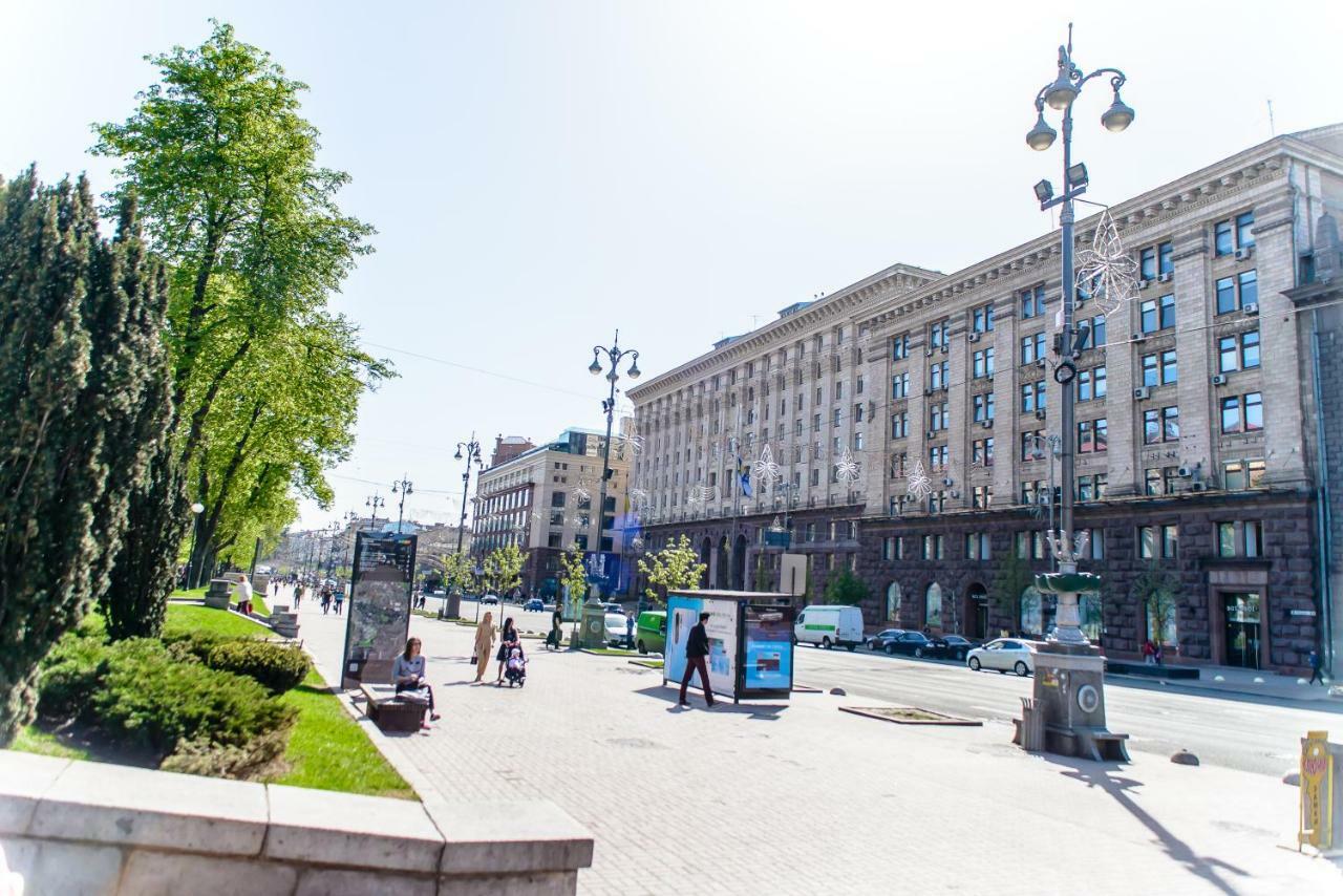 Globus Lipki Hostel Kyiv Exterior photo